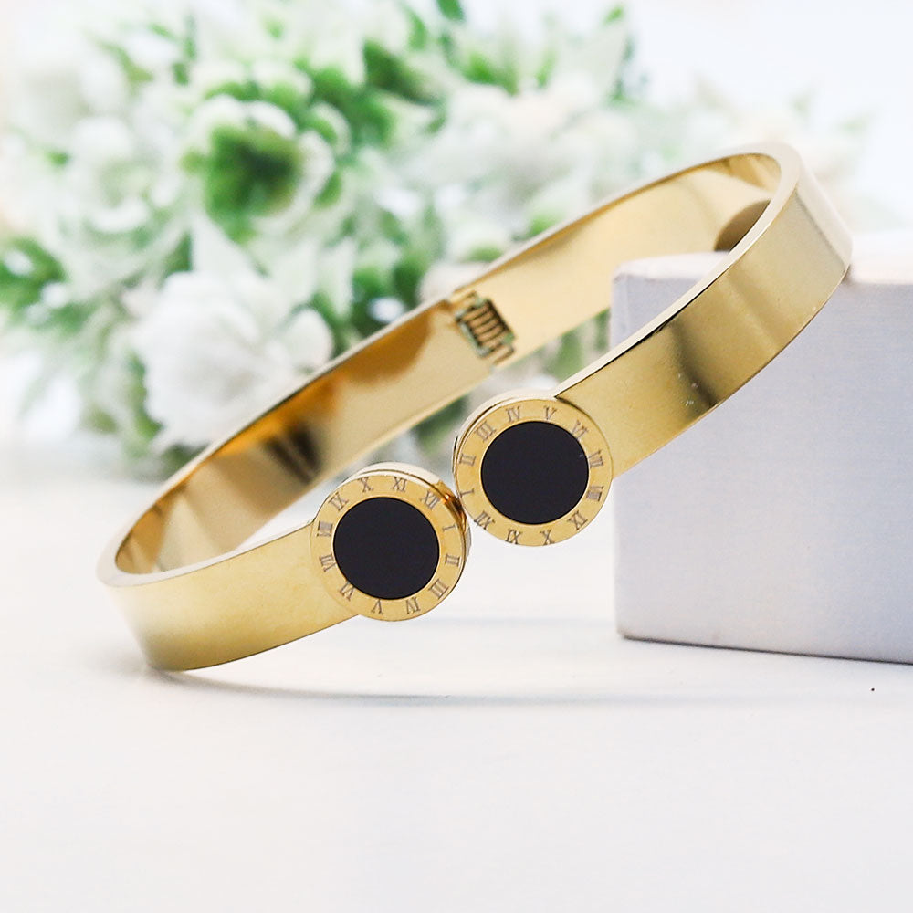 Fluffy - Black circle Bracelet Women Accessories