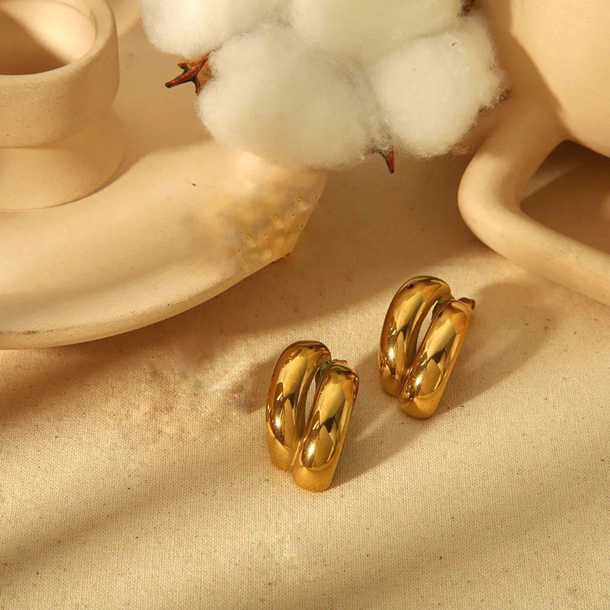 Fluffy - Luxurious Interlocked Double Hoop Gold Earrings