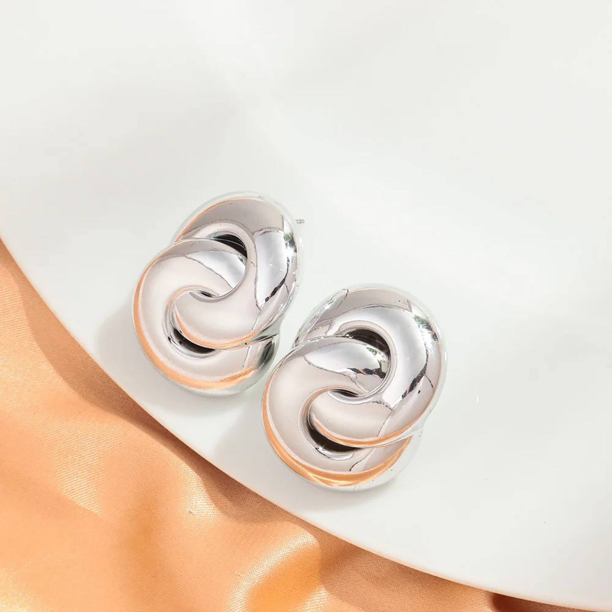 Fluffy - Add A Touch Of Nighttime Magic With These Complex Lines-inspired Gold Earrings