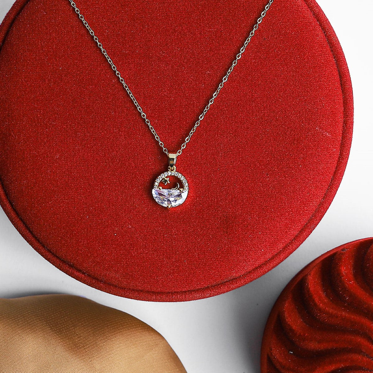 Fluffy - Elegant chain for women