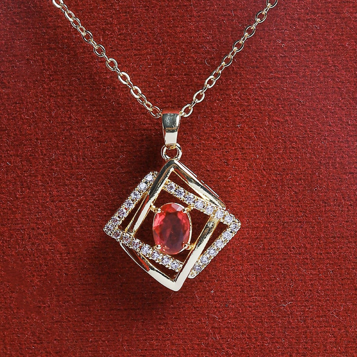 Fluffy - Elegant chain for women