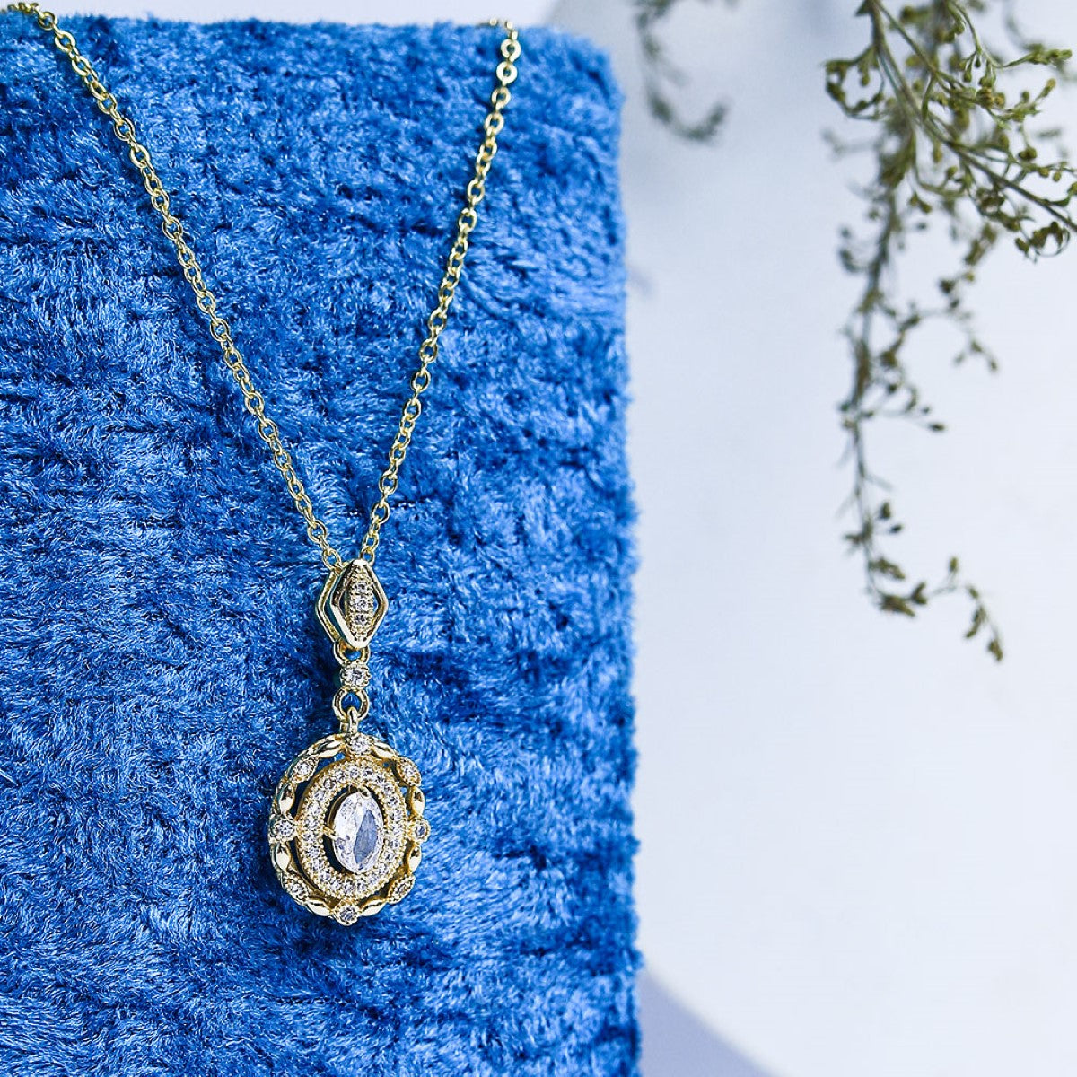 Fluffy - Elegant chain for women