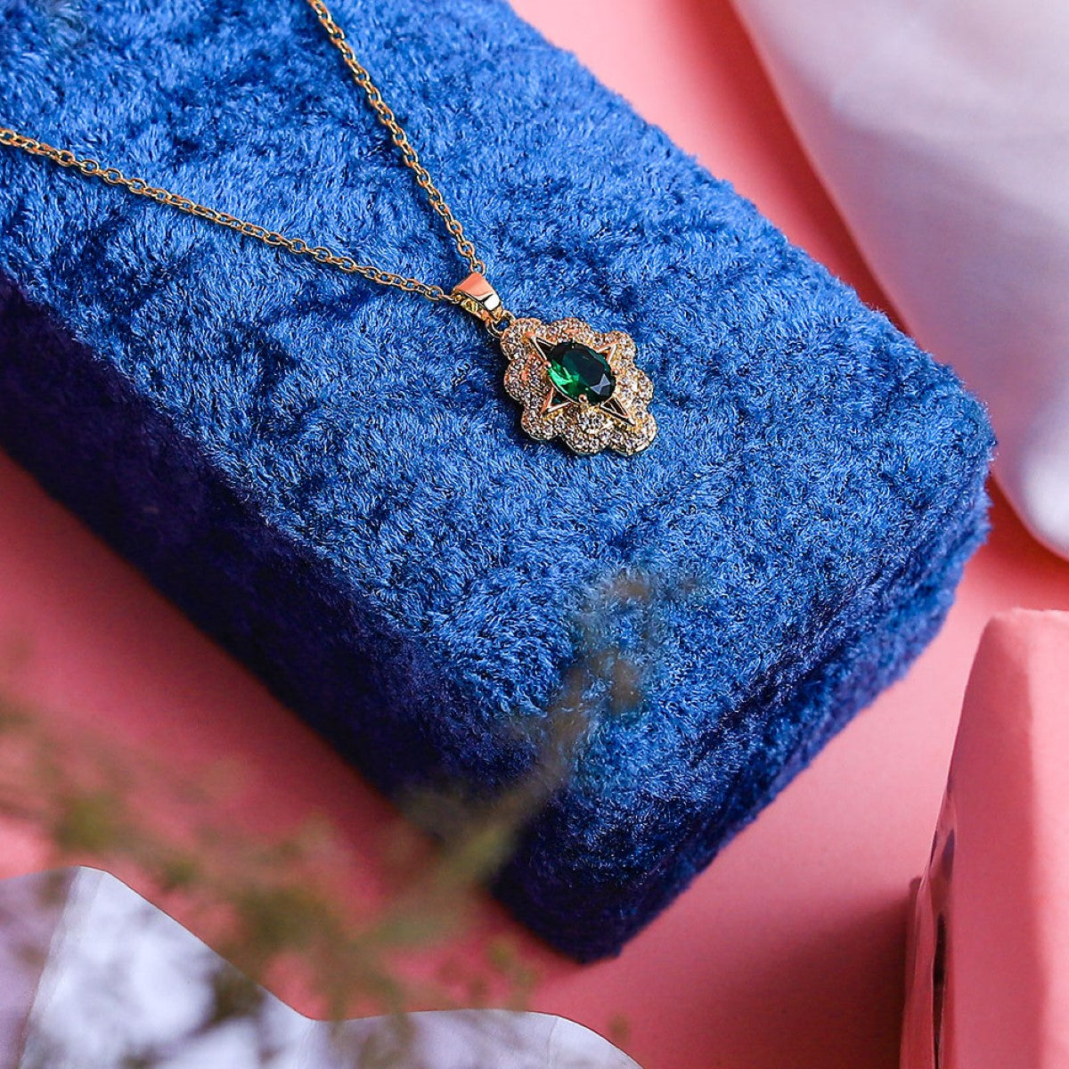 Fluffy - Elegant chain for women