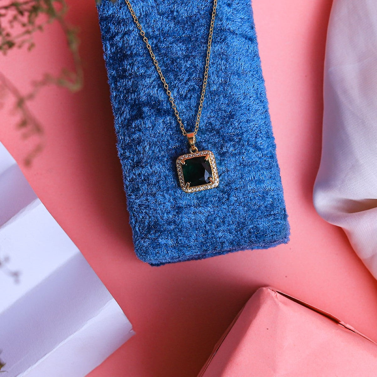 Fluffy - Elegant chain for women