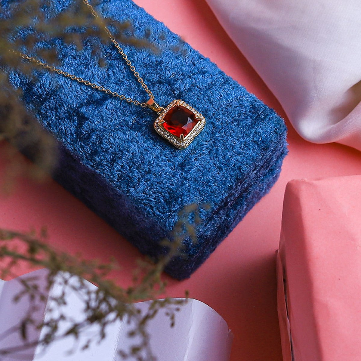 Fluffy - Elegant chain for women