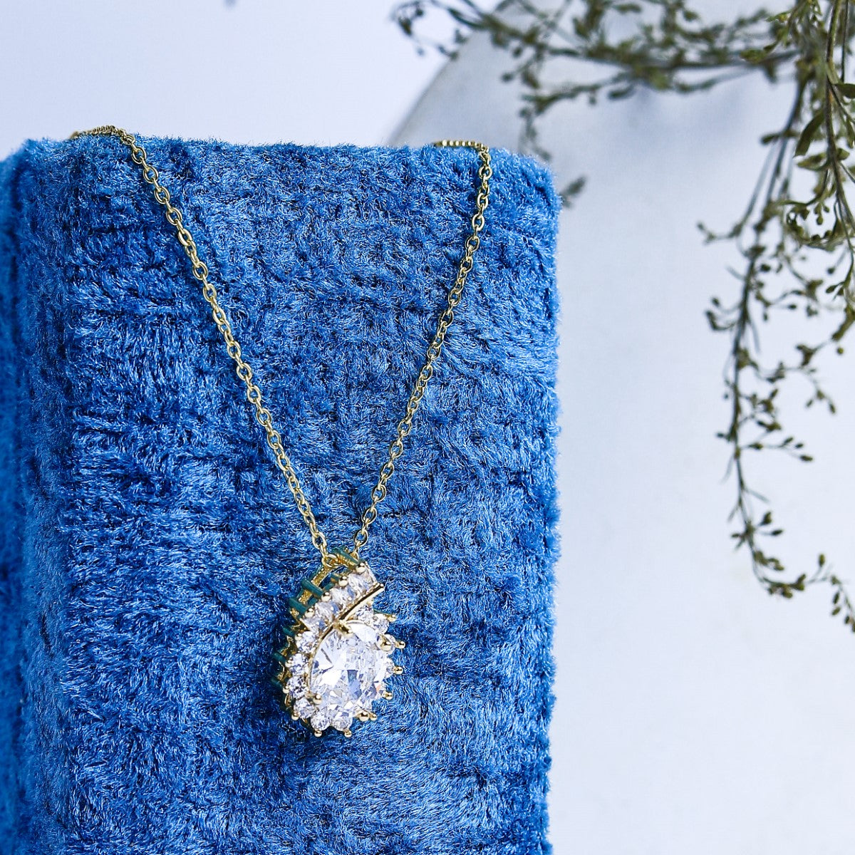 Fluffy - Elegant chain for women