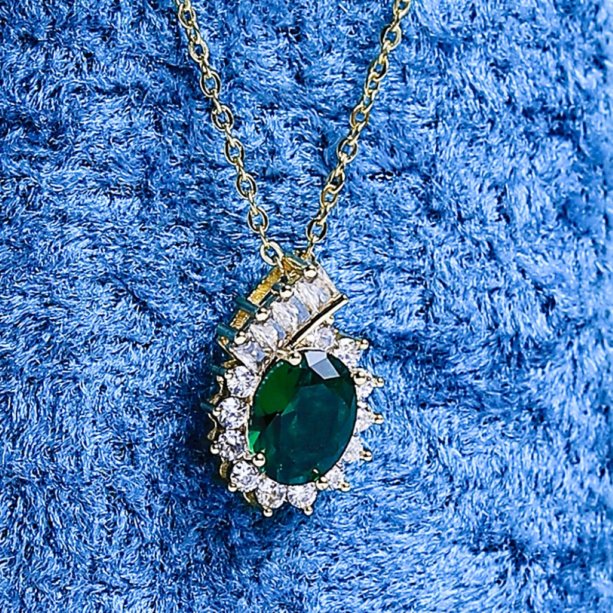 Fluffy - Elegant chain for women