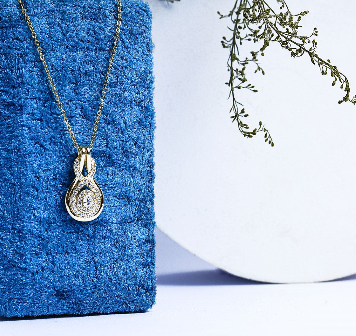 Fluffy - Elegant chain for women