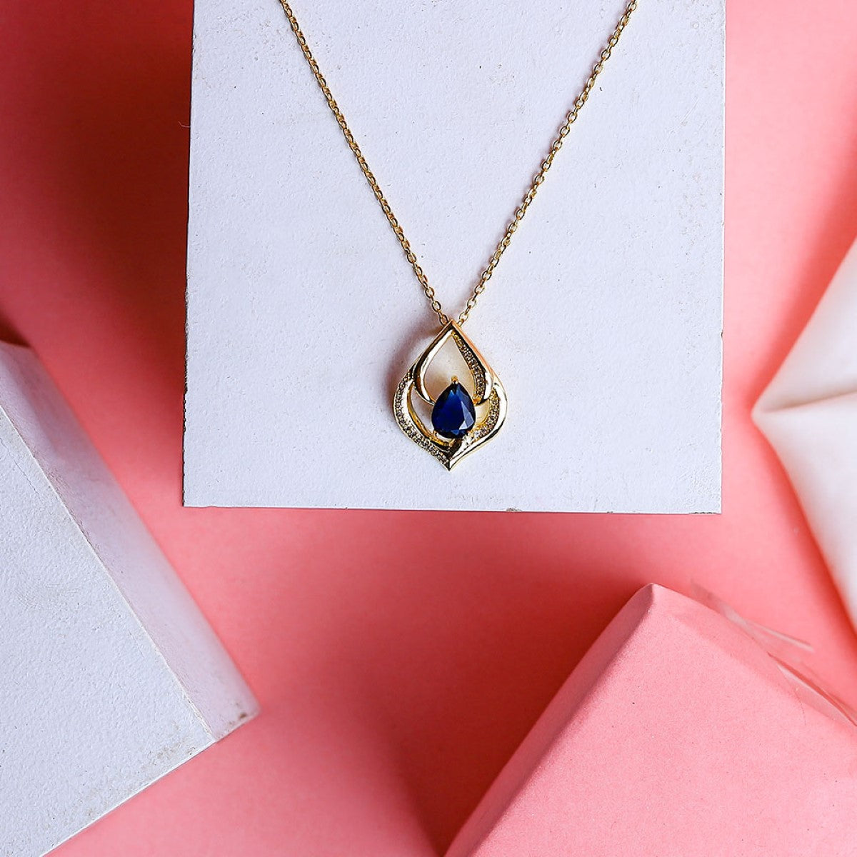 Fluffy - Elegant chain for women