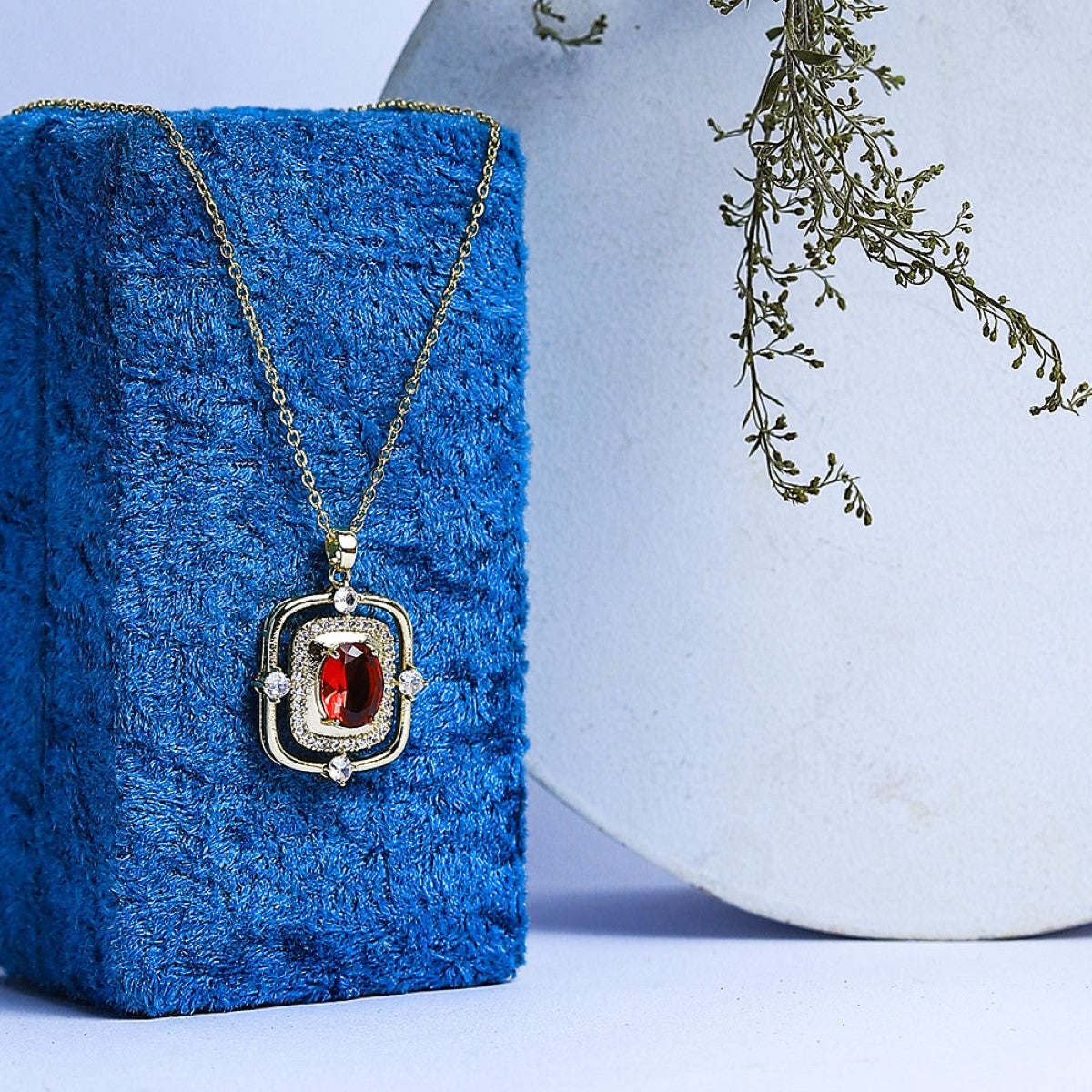 Fluffy - Elegant chain for women