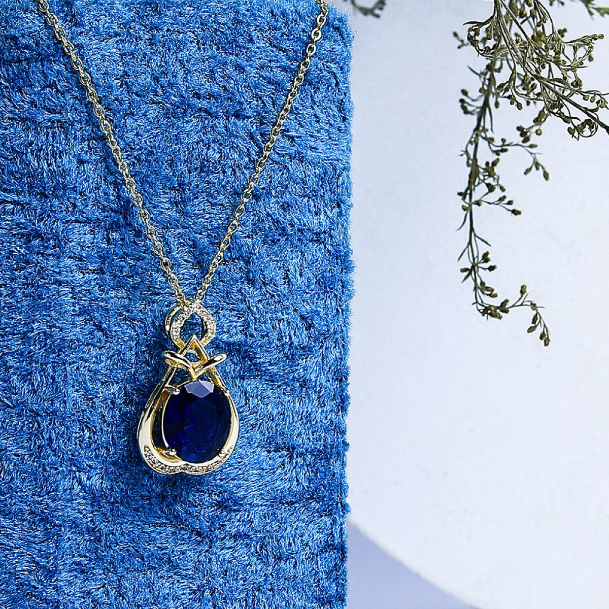 Fluffy - Elegant chain for women