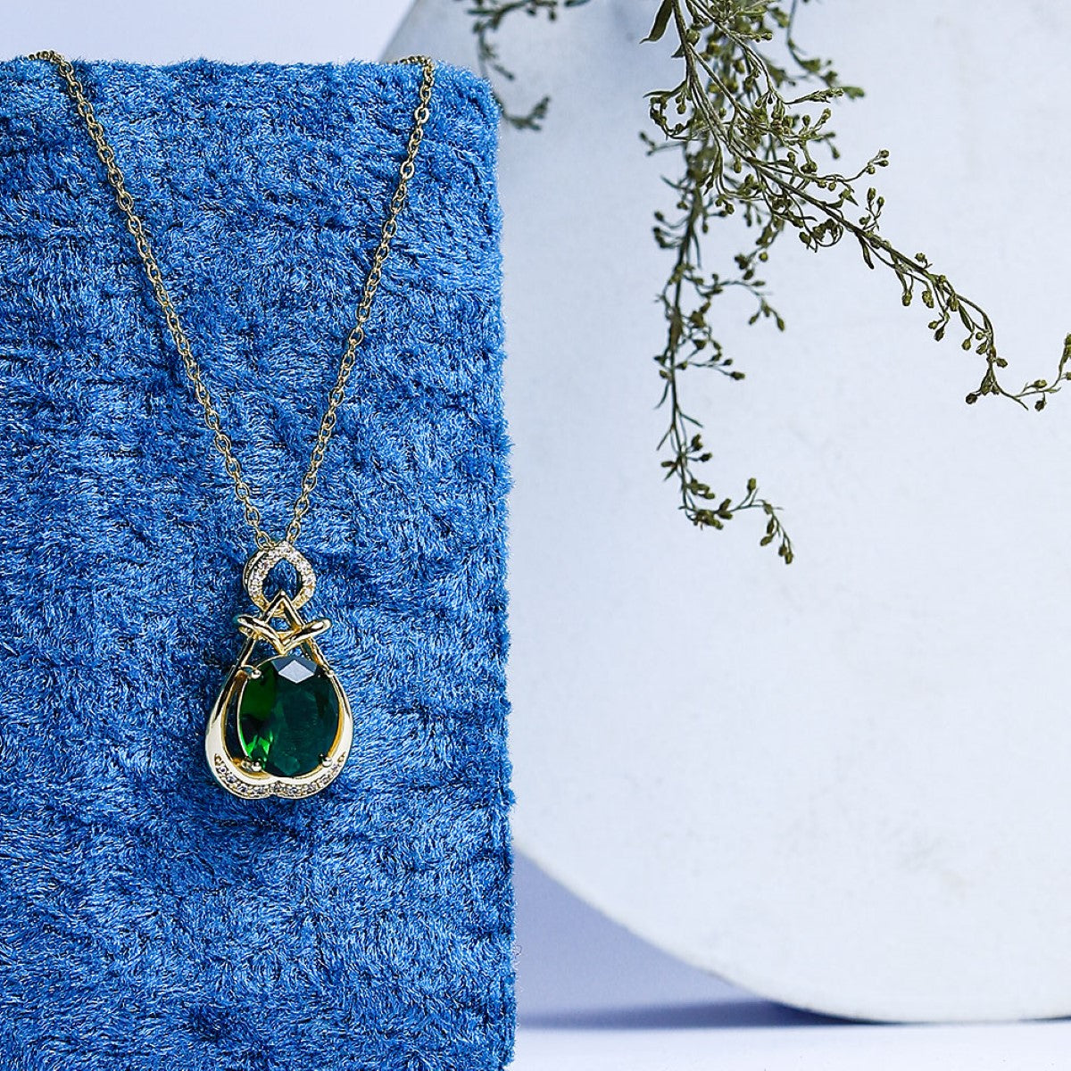 Fluffy - Elegant chain for women