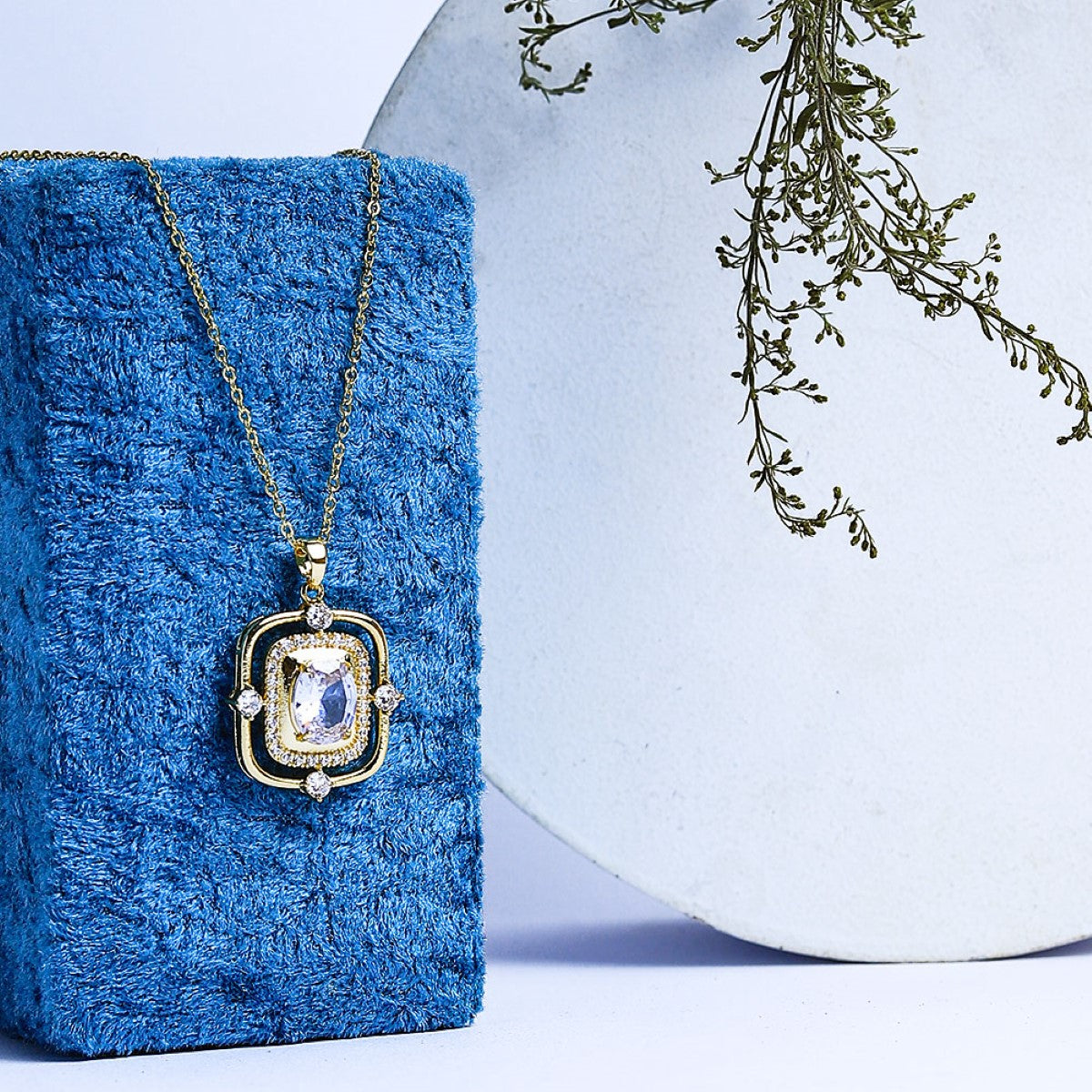 Fluffy - Elegant chain for women