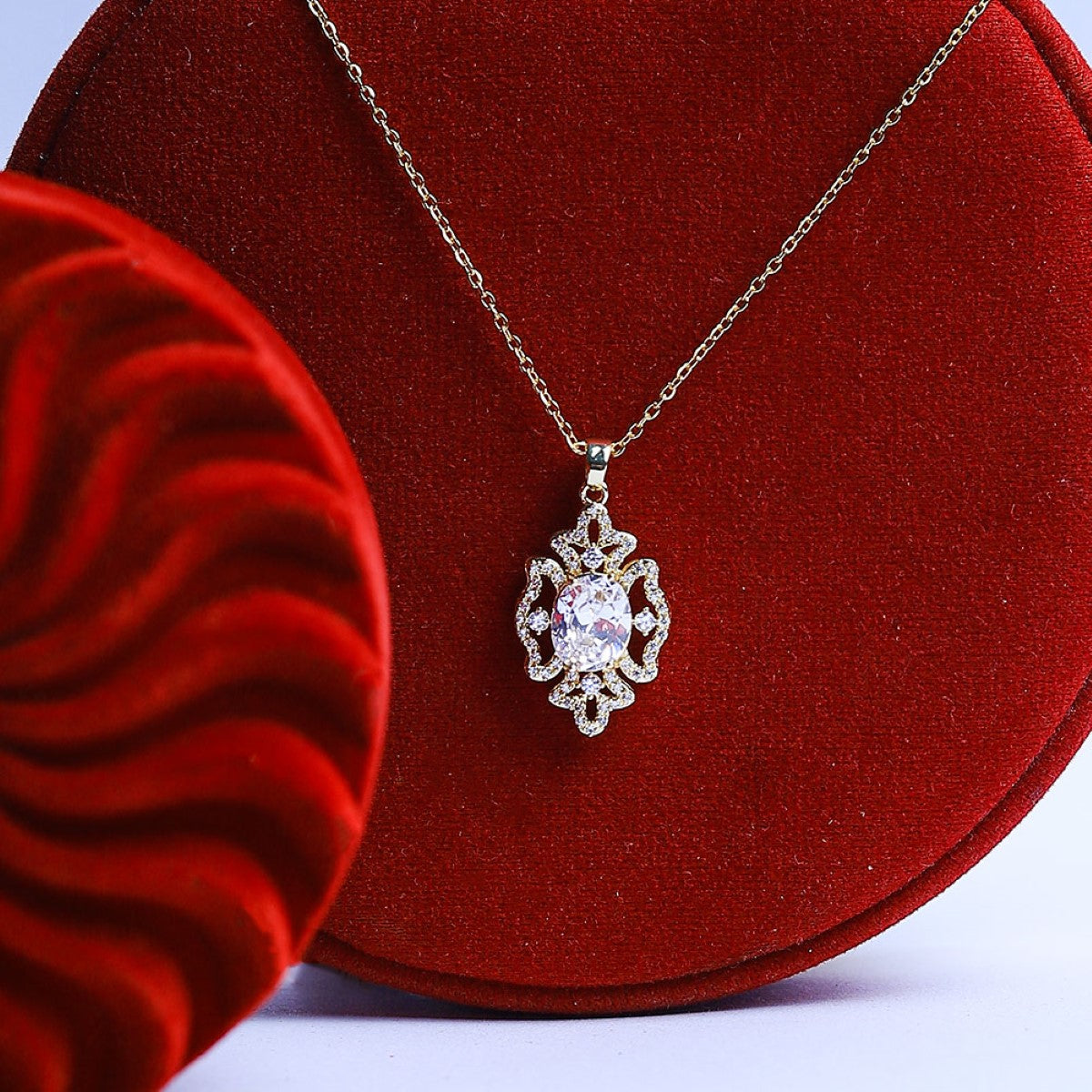 Fluffy - Elegant chain for women