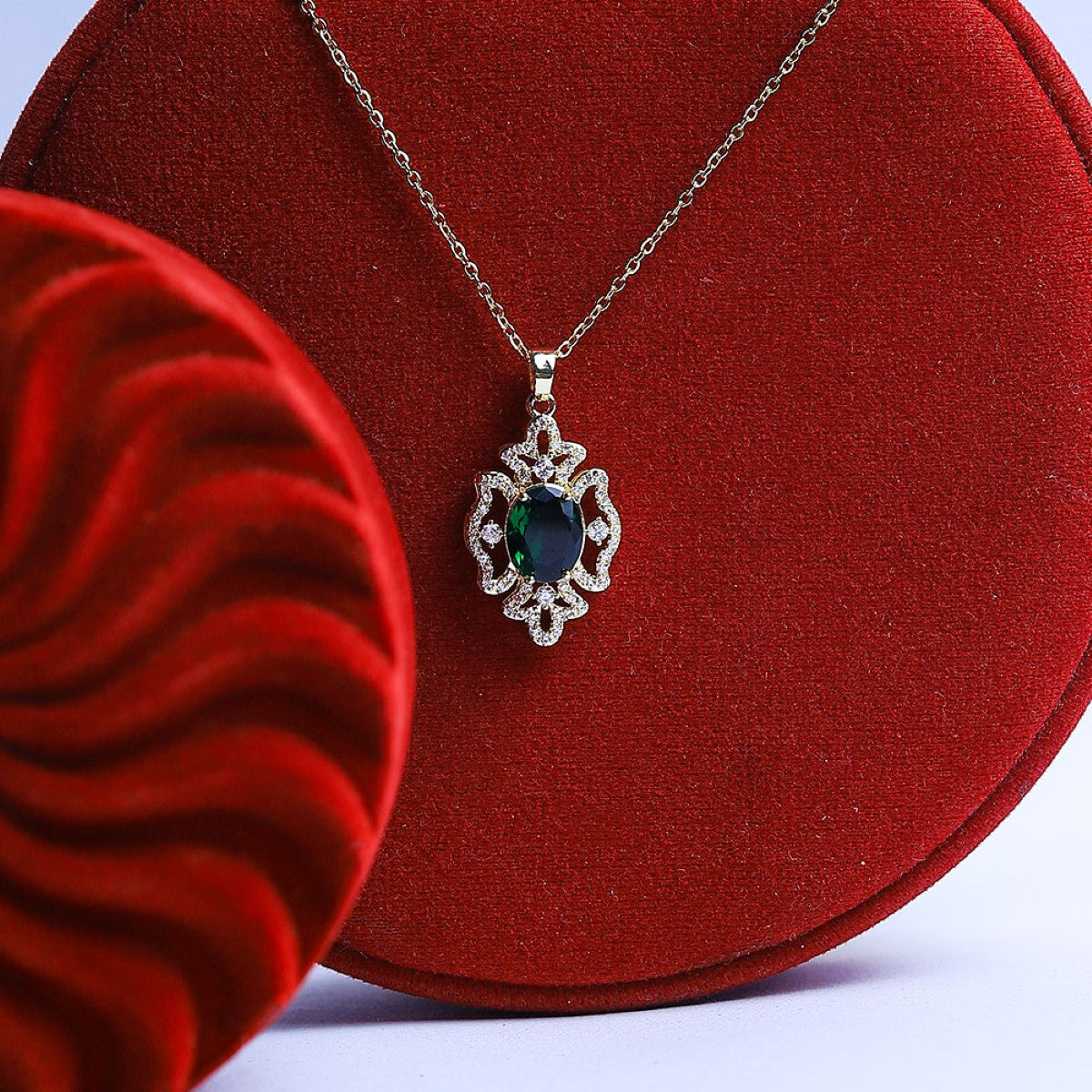 Fluffy - Elegant chain for women