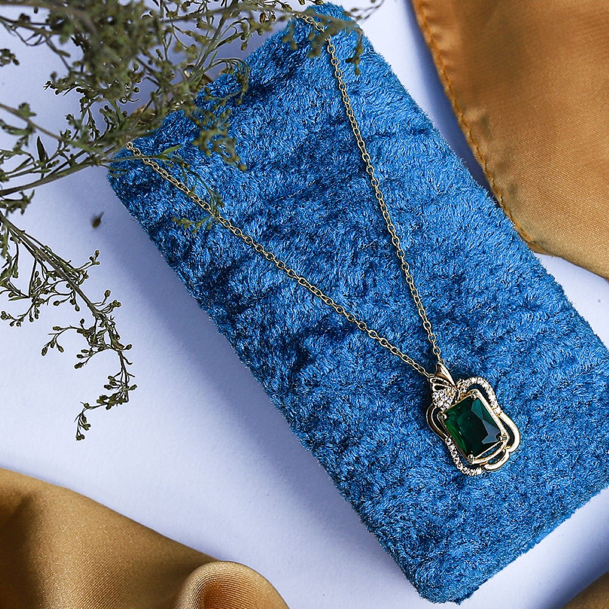 Fluffy - Elegant chain for women