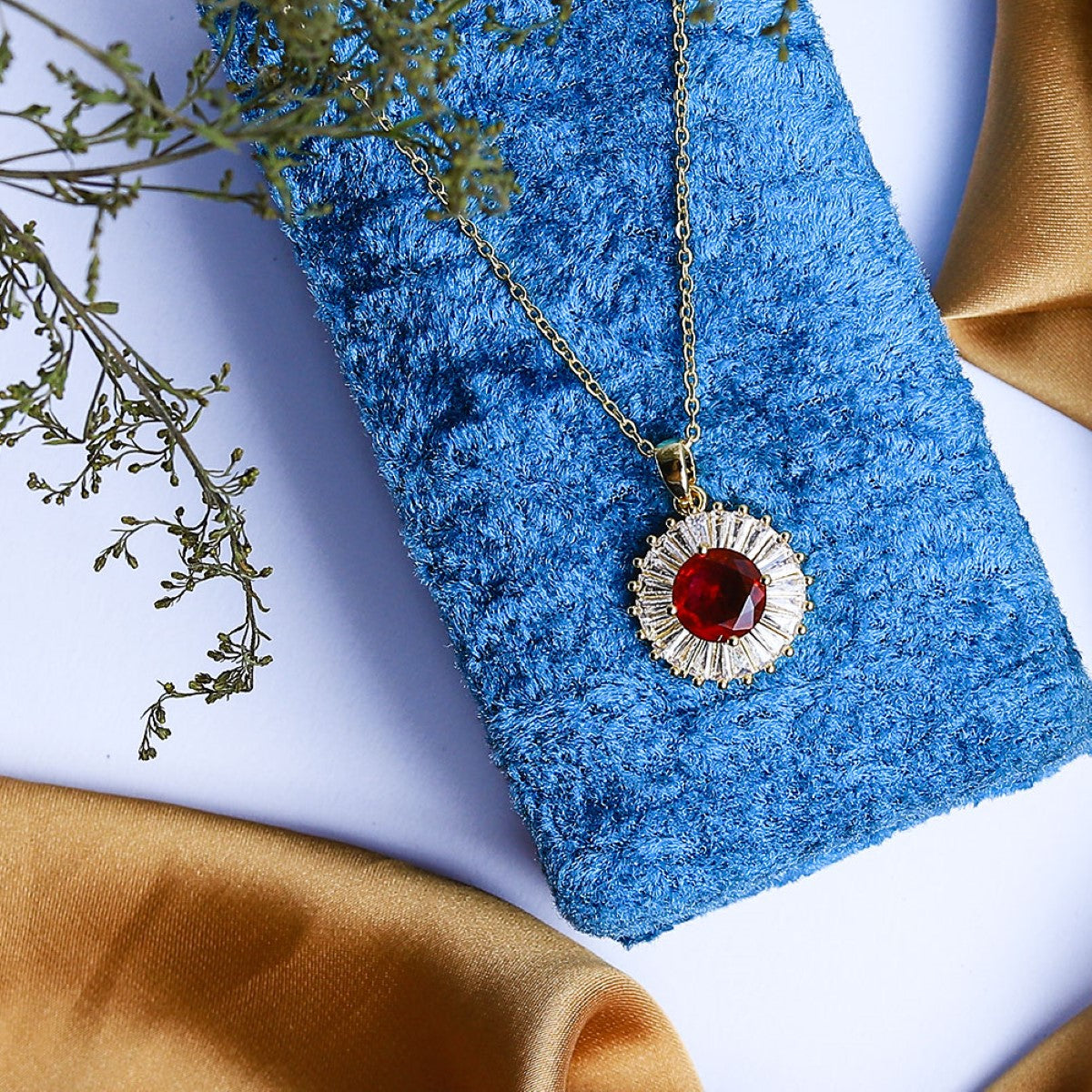 Fluffy - Elegant chain for women