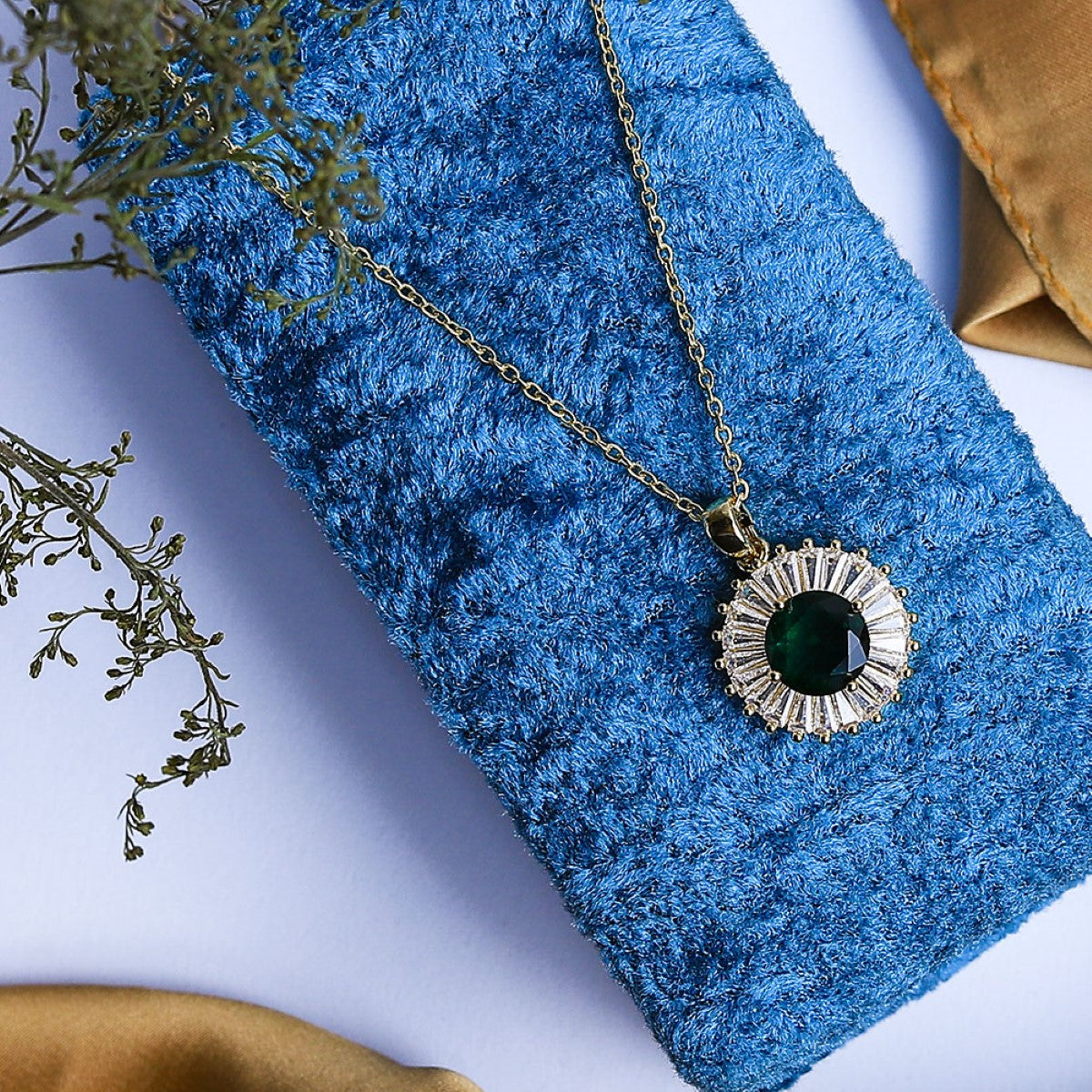 Fluffy - Elegant chain for women