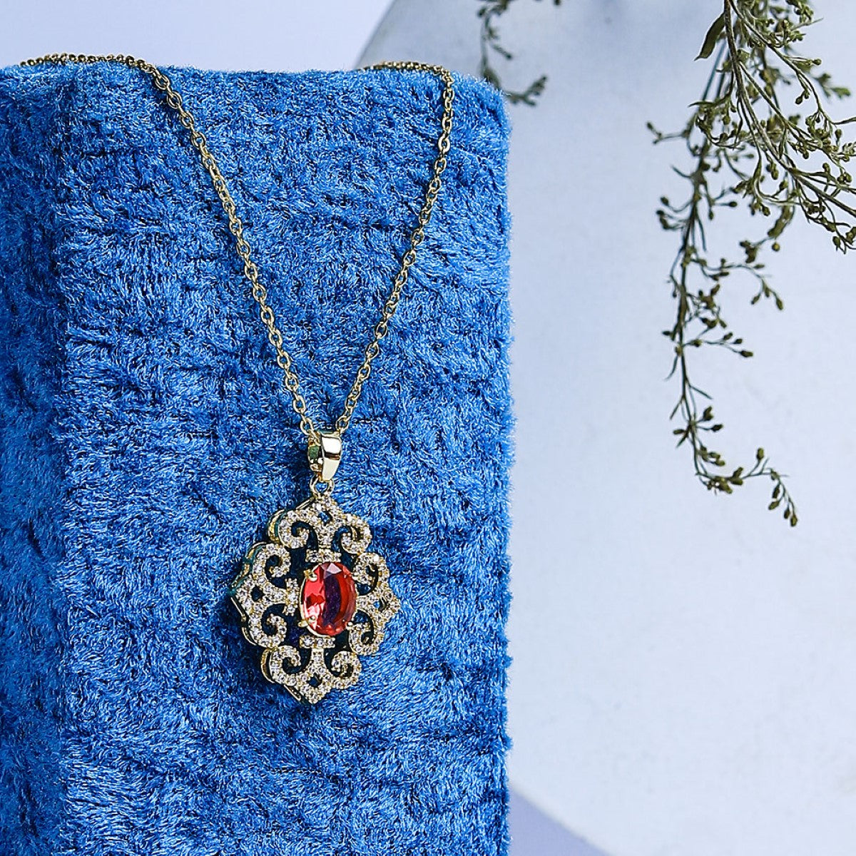 Fluffy - Elegant chain for women