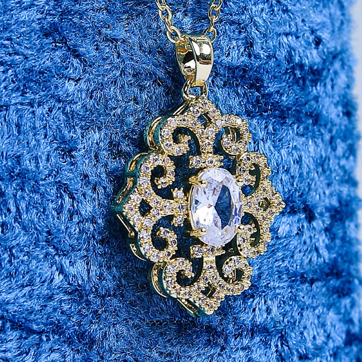 Fluffy - Elegant chain for women