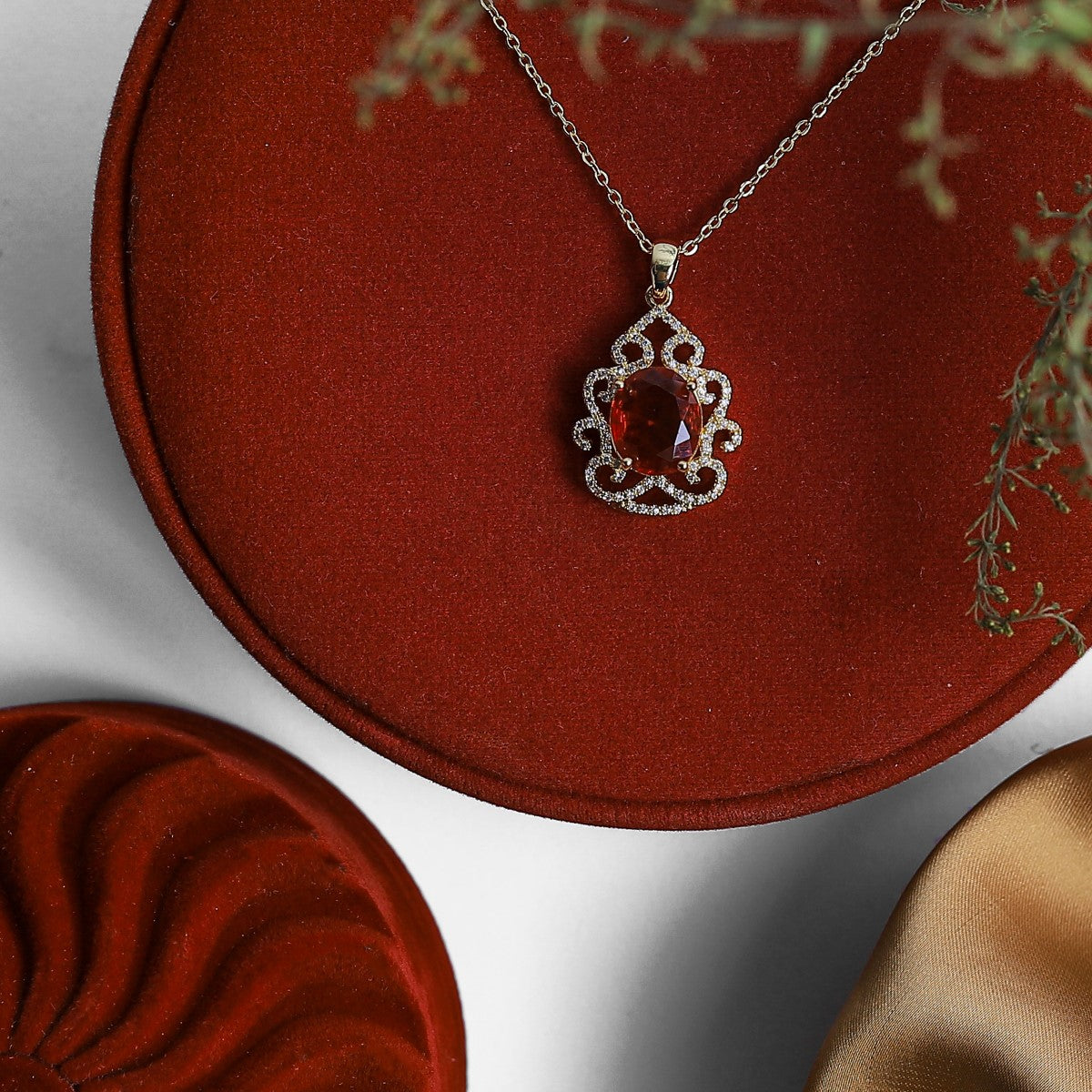 Fluffy - Elegant chain for women