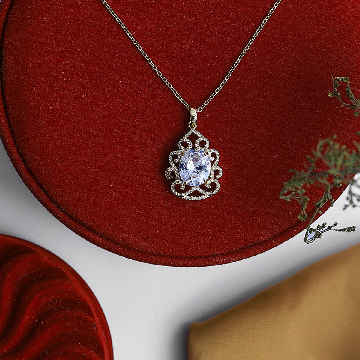 Fluffy - Elegant chain for women