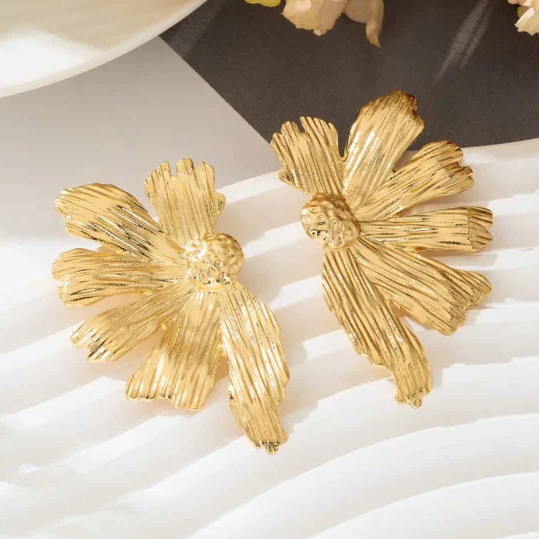Metallic flower earrings