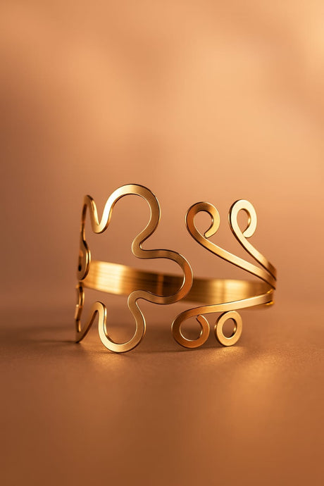 Solid Gold Bracelet with Elegant Floral Design