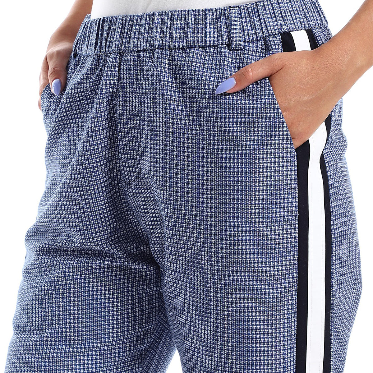 Red circle -  - Trousers with elastic waist and stripe