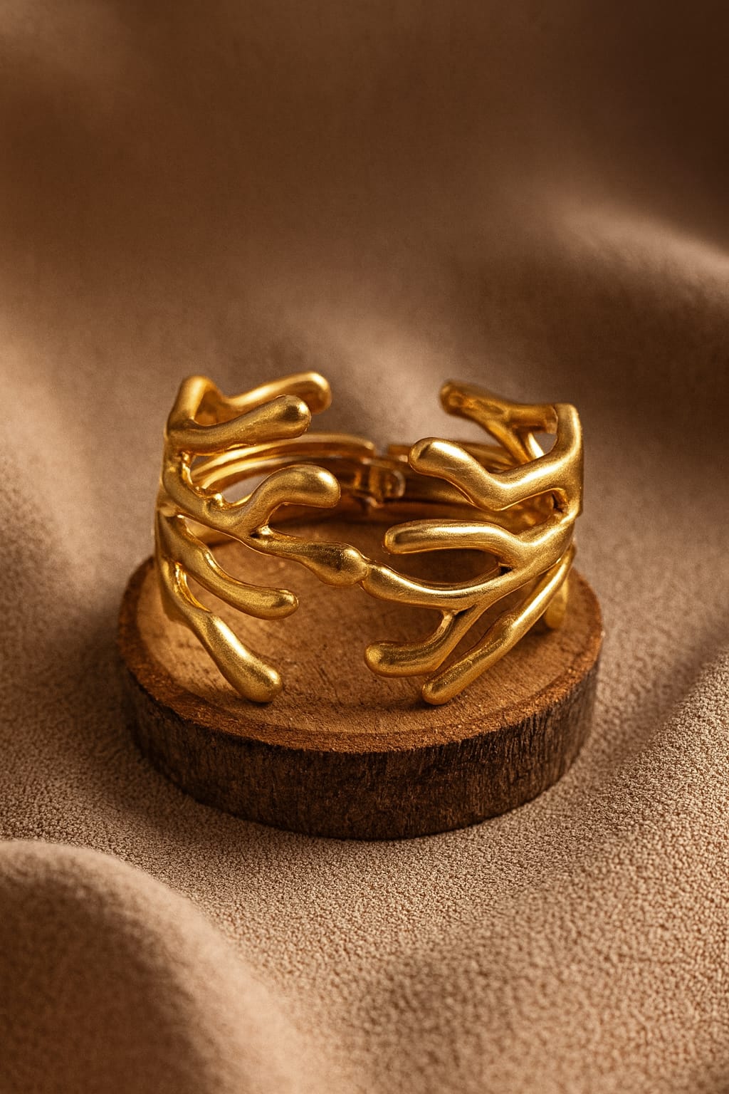 Modern Gold-Plated Metal Bracelet