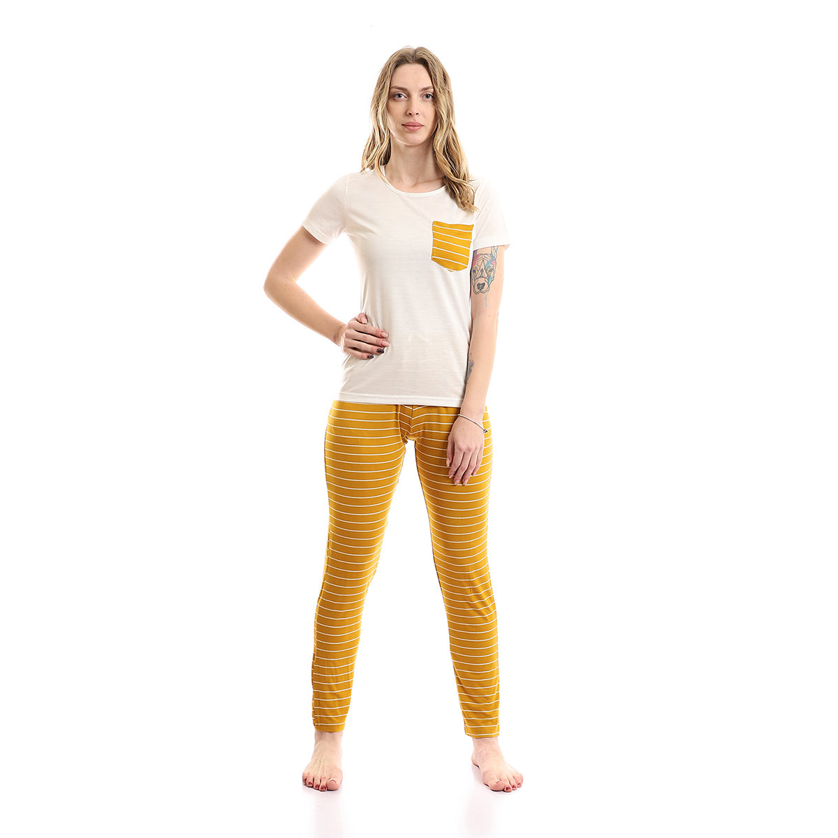 Red circle -  - Women's half-sleeved pajamas with chest pocket and trousers