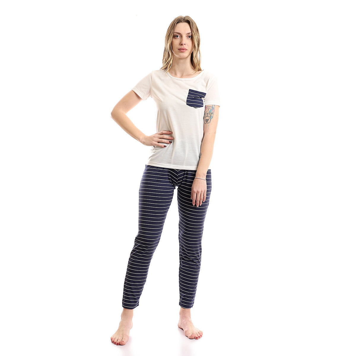 Red circle -  - Women's half-sleeved pajamas with chest pocket and trousers