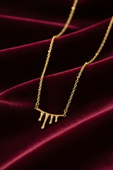 Women’s Necklace Flowing Pendant Delicate Beads