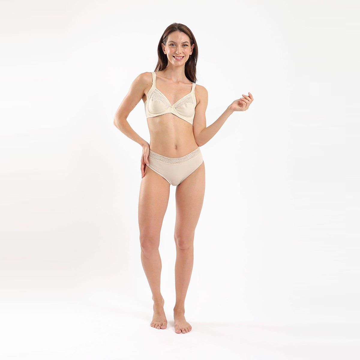 Carina -Minimizer with Lace Bra