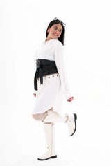Rokido - Long white linen shirt with a leather belt.