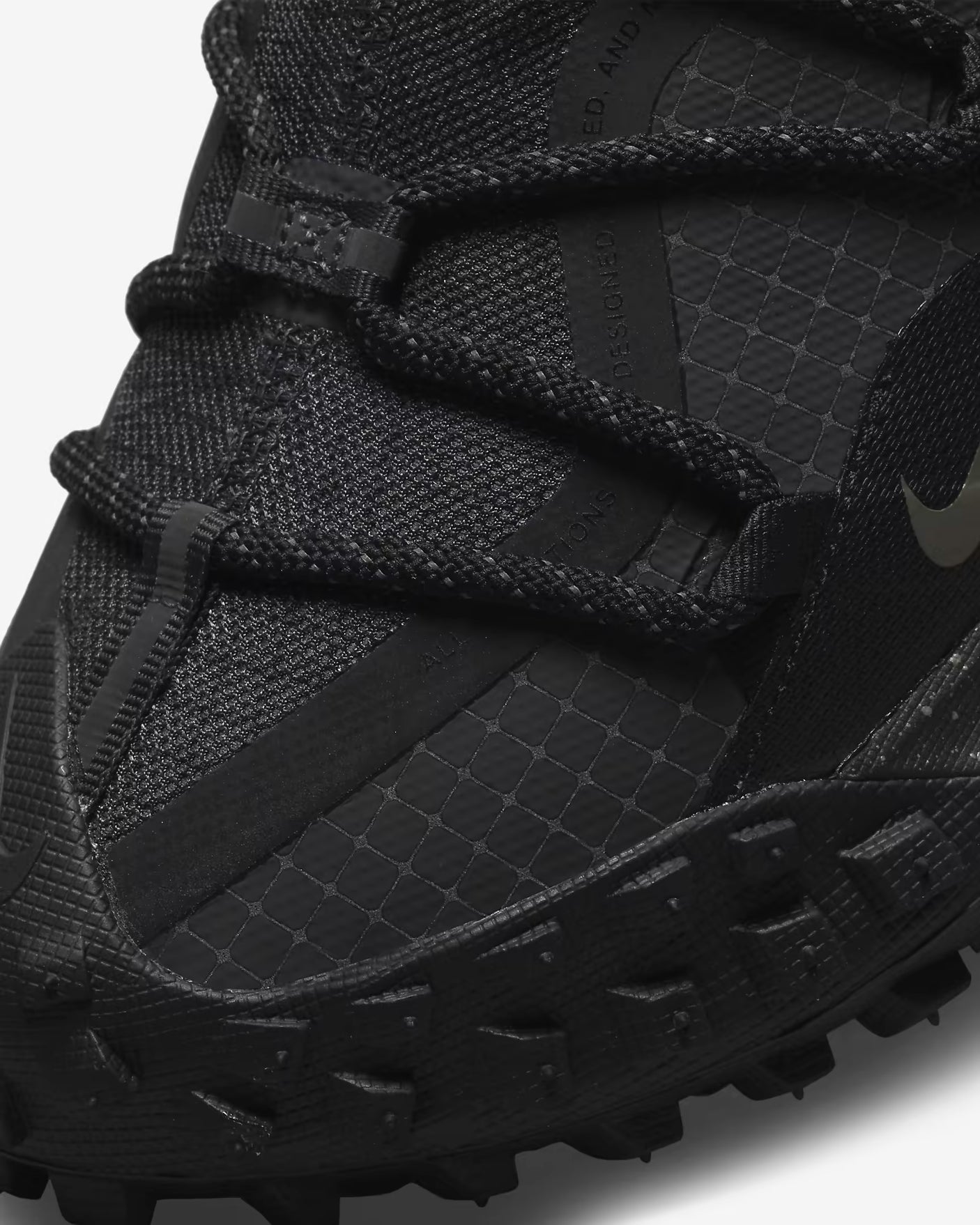 Nike - ACG Mountain Fly Low
