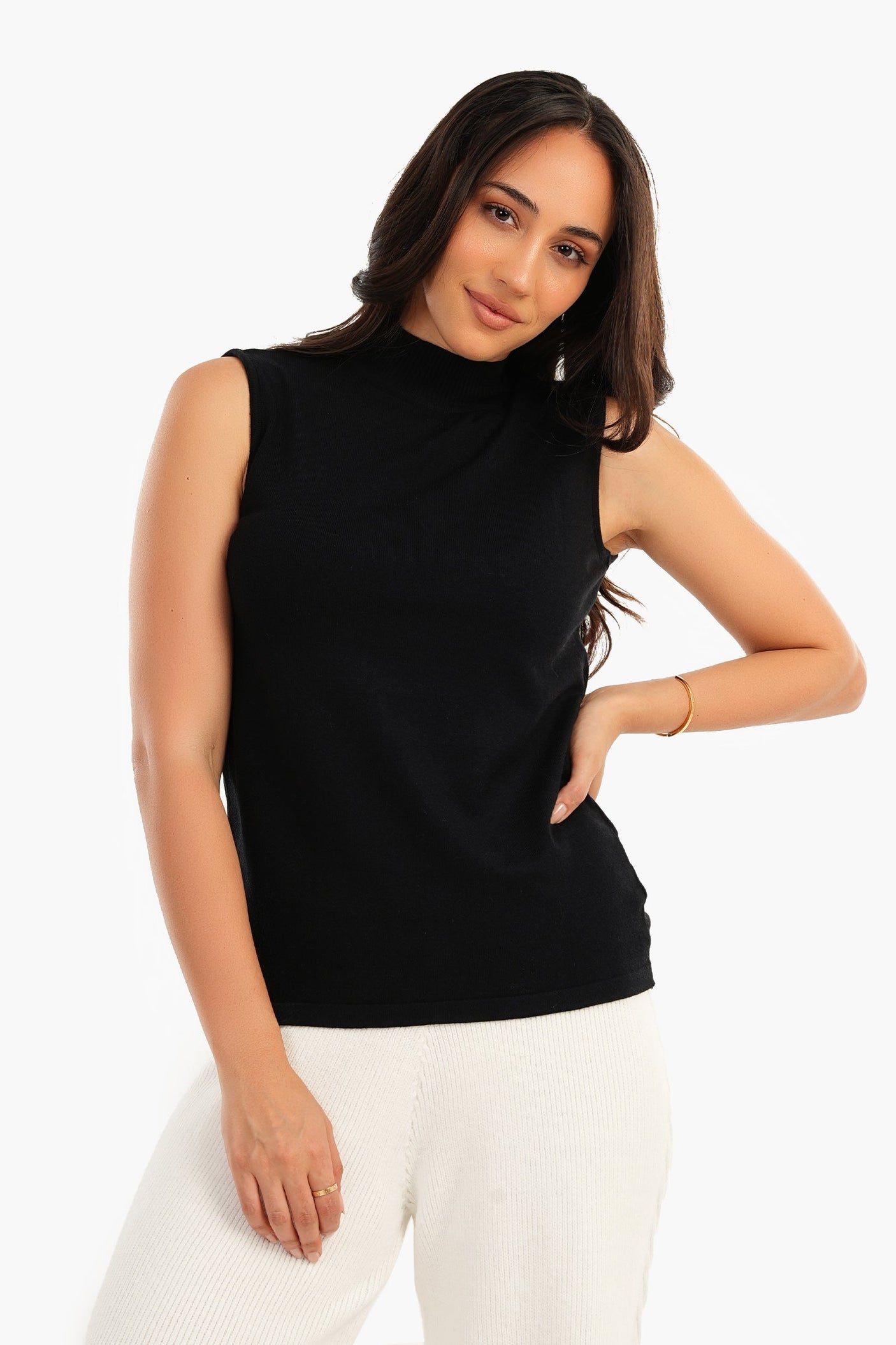 Carina -Sleeveless High Neck Pullover