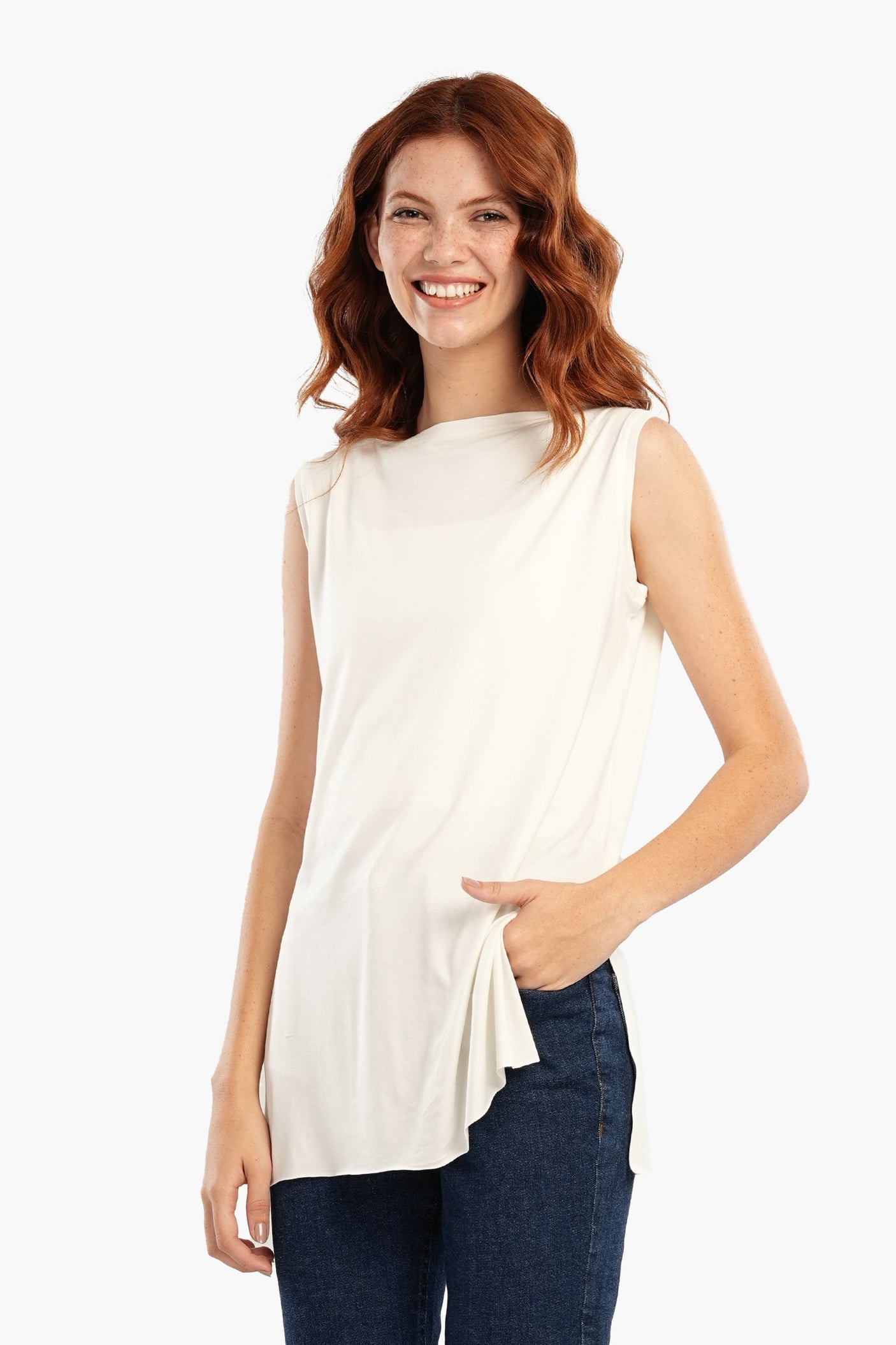 Carina - Relaxed Fit Sleeveless T-Shirt
