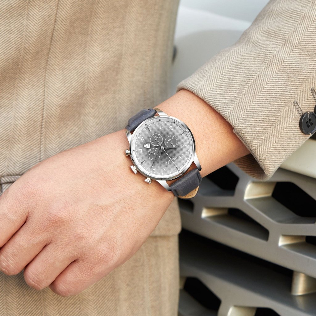 TRNDA STAINLESS STEEL MEN'S WATCH - TIMELESS STYLE WITH BLUE LEATHER BAND & GRADIENT GRAY DIAL