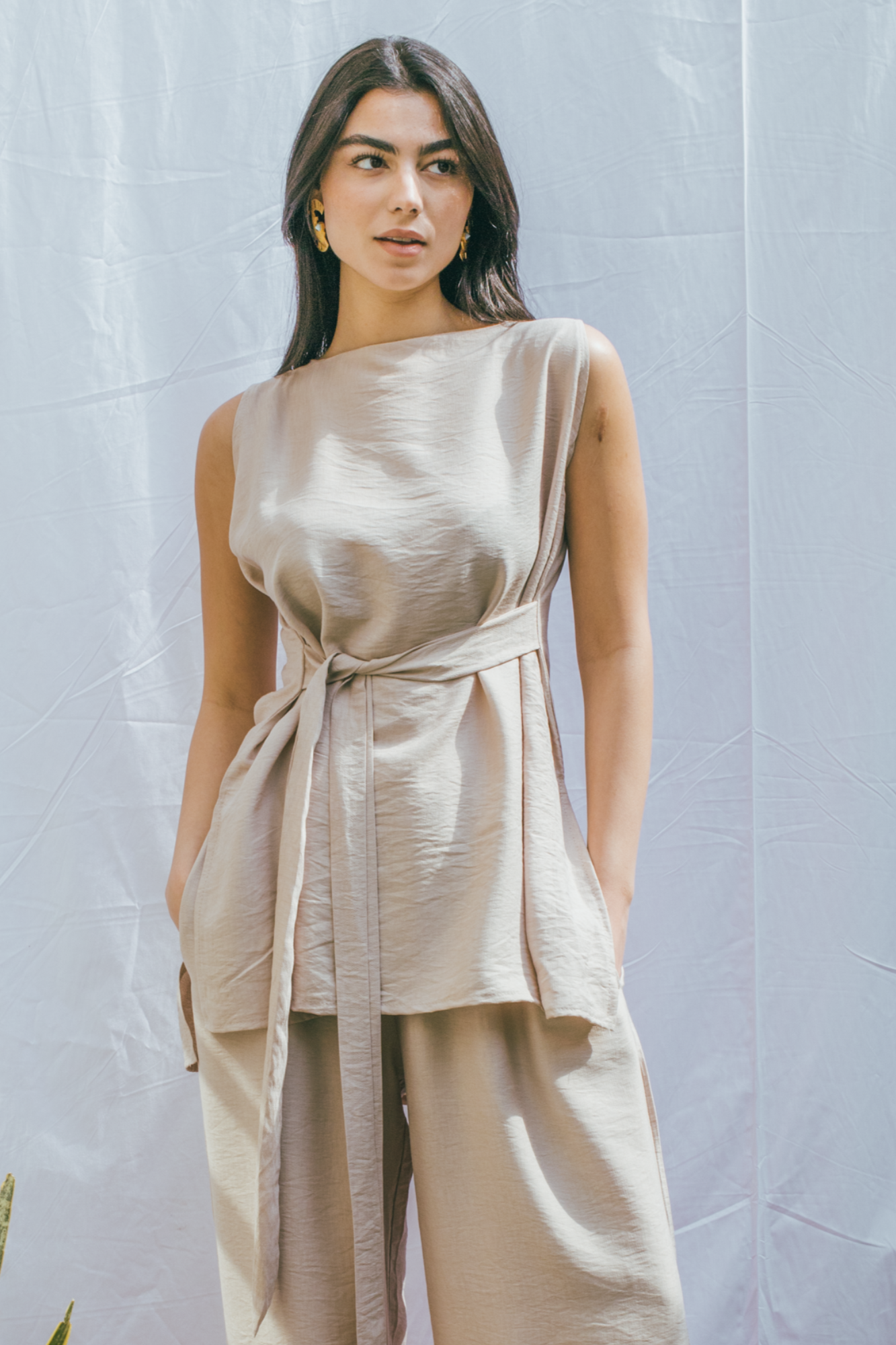 belted-linen-top-beige
