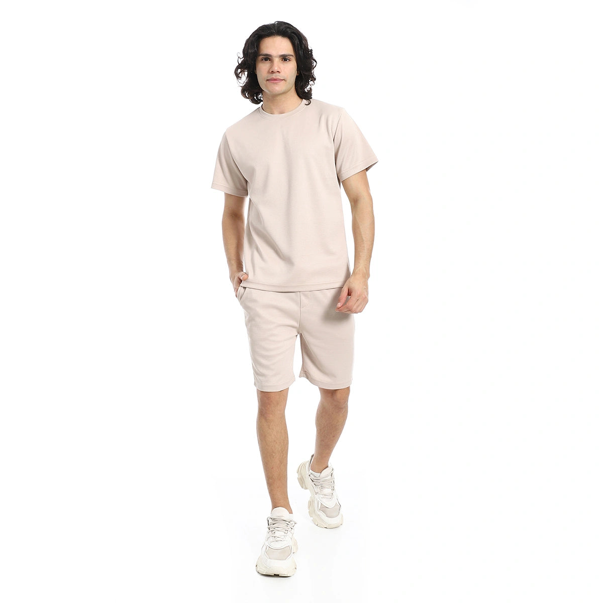 طقم تي شيرت وشورت سهل الارتداء بنقشة بيكيه باللون الأحمر - للرجال
