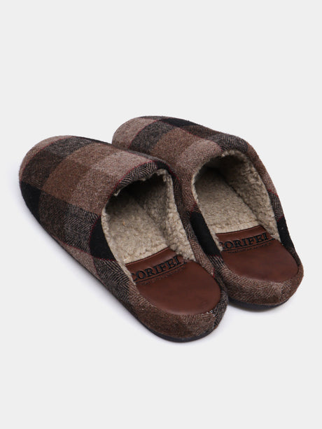Clog with a plaid pattern for men