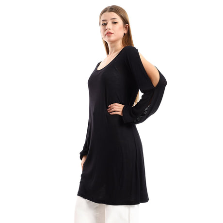 Red circle -  Wide Round Collar Tunic With Sided Sleeves Slits