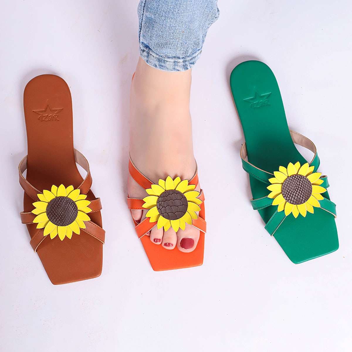 Izar - Sun Flower Slipper