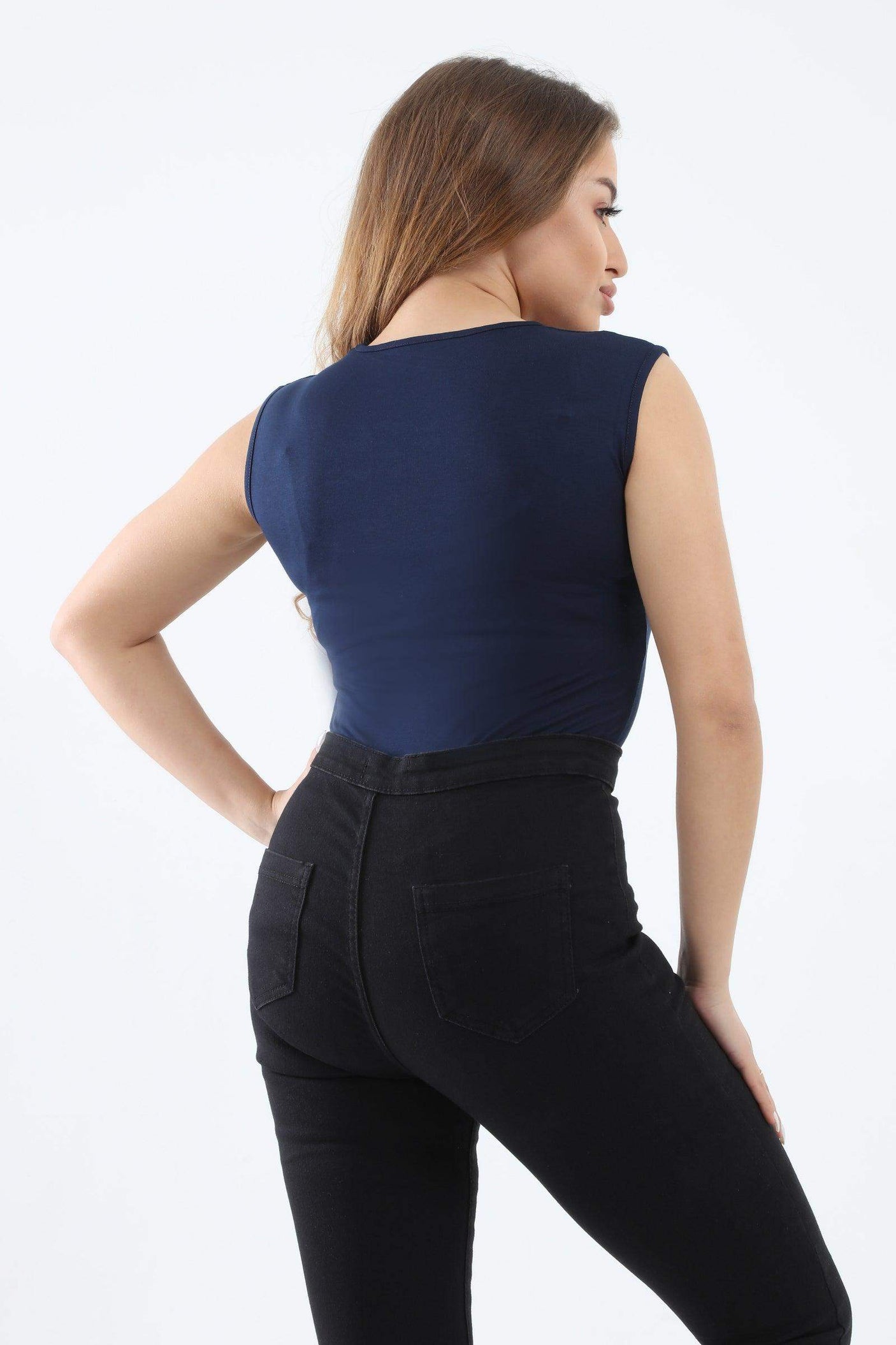 Carina - Sleeveless Crew Neck Top