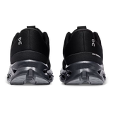 أحذية رياضية على السحاب